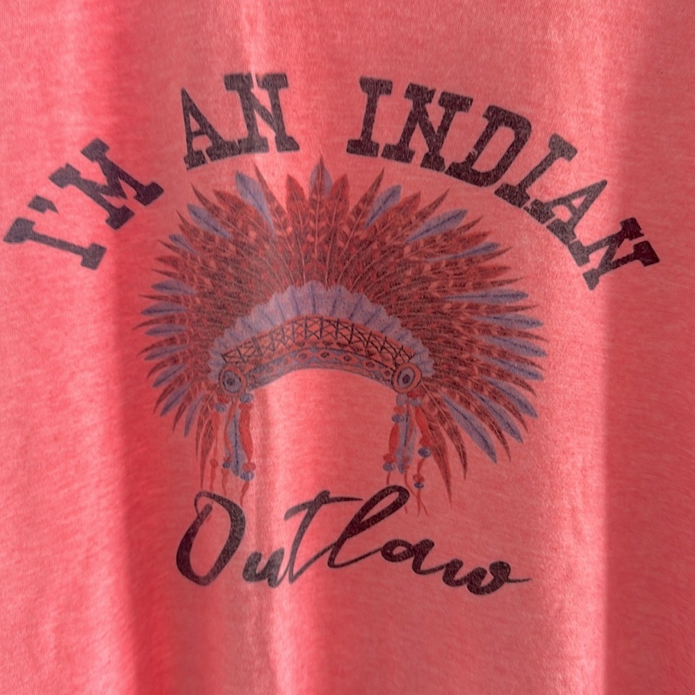 I’m an Indian outlaw t-shirt size extra large color is pinky salmon coral peach